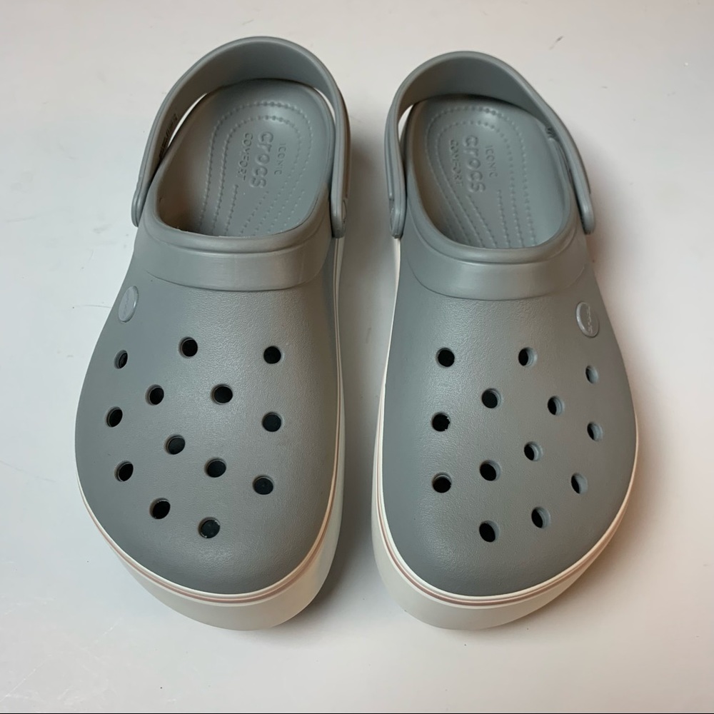 Crocs Platform Clogs Women’s Size 10 / Men’s Size 8 EUC